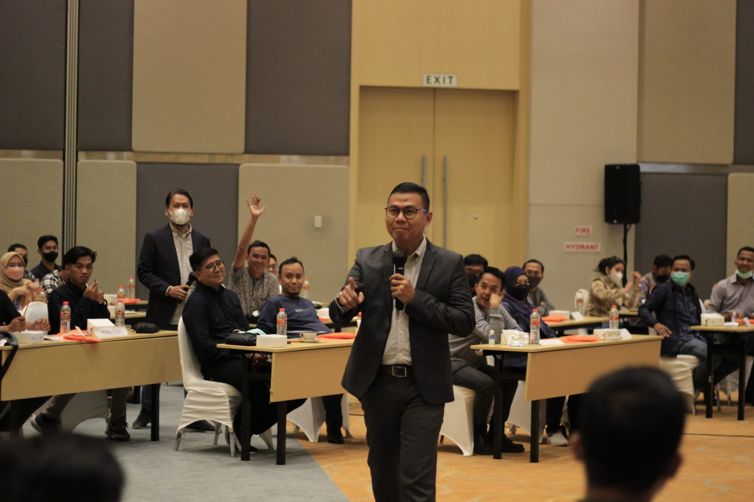 Headliner Pak Asrul Sani